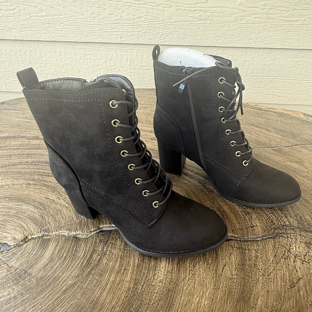 Journee Collection Black Lace-Up Ankle Boots Size 9